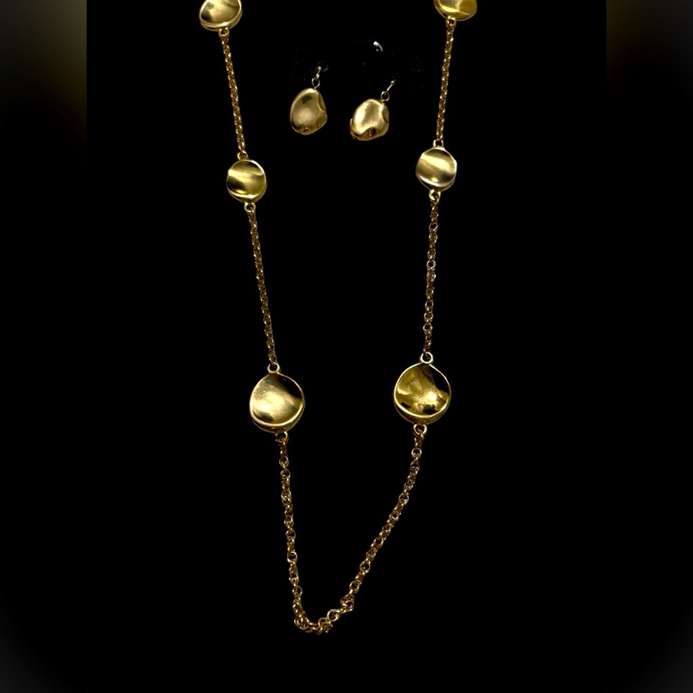 Gold toned jewelry set